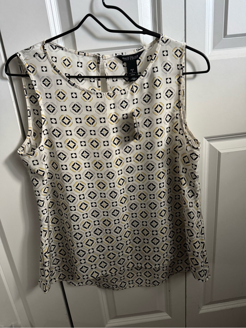 White House Black Market Cream Geometric Print Sleeveless Blouse